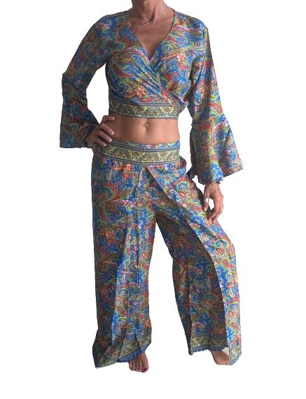 Conjunto de blusa y pantalón superpuesto de seda india