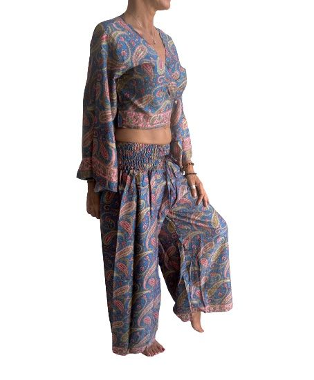 Conjunto de blusa y pantalón ancho de seda india