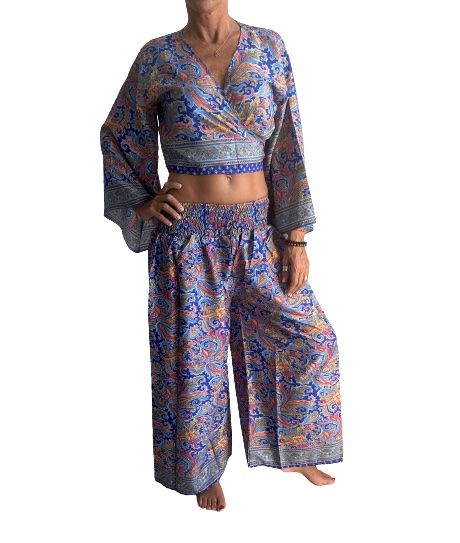 Conjunto de blusa y pantalón ancho de seda india