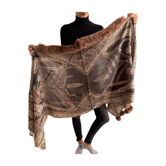 Pashmina de lana bordada con borlas y cuello de pelito-Modelo F