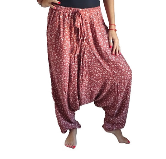 Pantalón afgano indio marrón con flores blancas