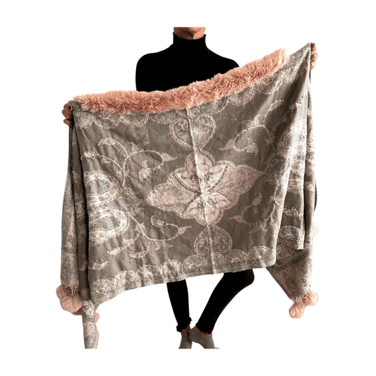 Pashmina de lana bordada con borlas y cuello de pelito-Modelo B