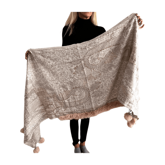 Pashmina de lana bordada con borlas y cuello de pelito-Modelo K