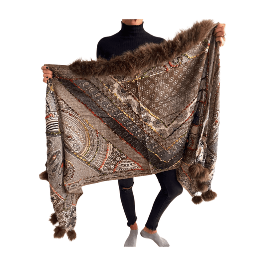 Pashmina de lana bordada con borlas y cuello de pelito-Modelo H