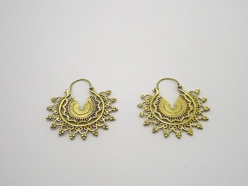 Pendientes de bisutería India en espiral