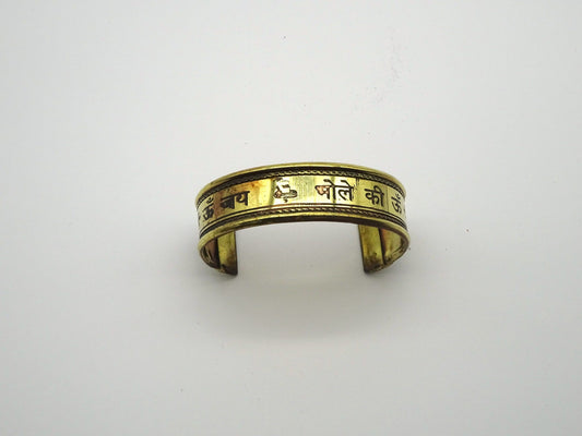 Pulsera de latón india con mantra de Shiva