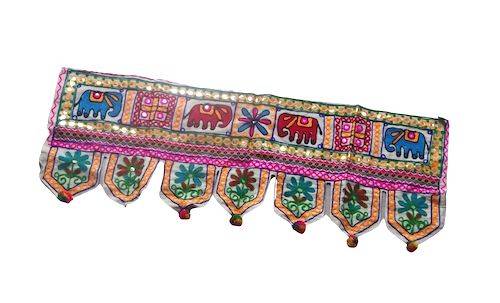 Tapiz toran étnico bordado con elefantes