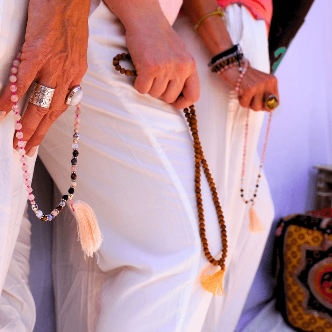 Japa Mala y Pulseras de Rudraksha de la India