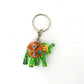 Llavero étnico con elefante con trompa hacia arriba