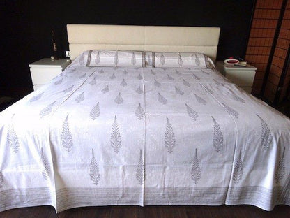 Colcha india de algodón con estampado de abetos