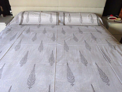 Colcha india de algodón con estampado de abetos