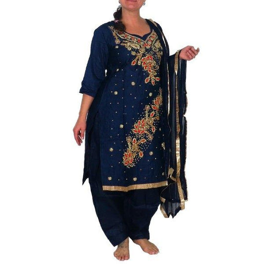 Conjunto punjabi de tres piezas con pedrería