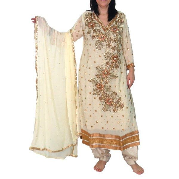 Conjunto punjabi de tres piezas con pedrería