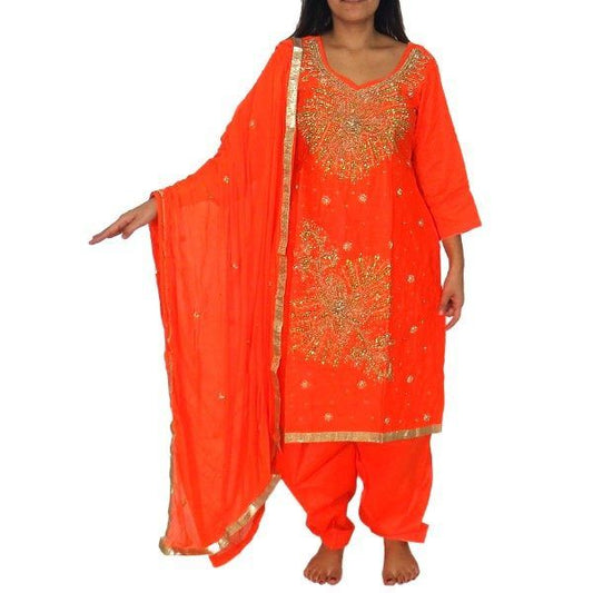 Conjunto punjabi de tres piezas con pedrería