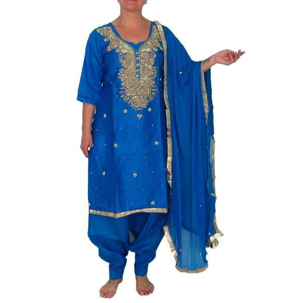 Conjunto punjabi de tres piezas con pedrería