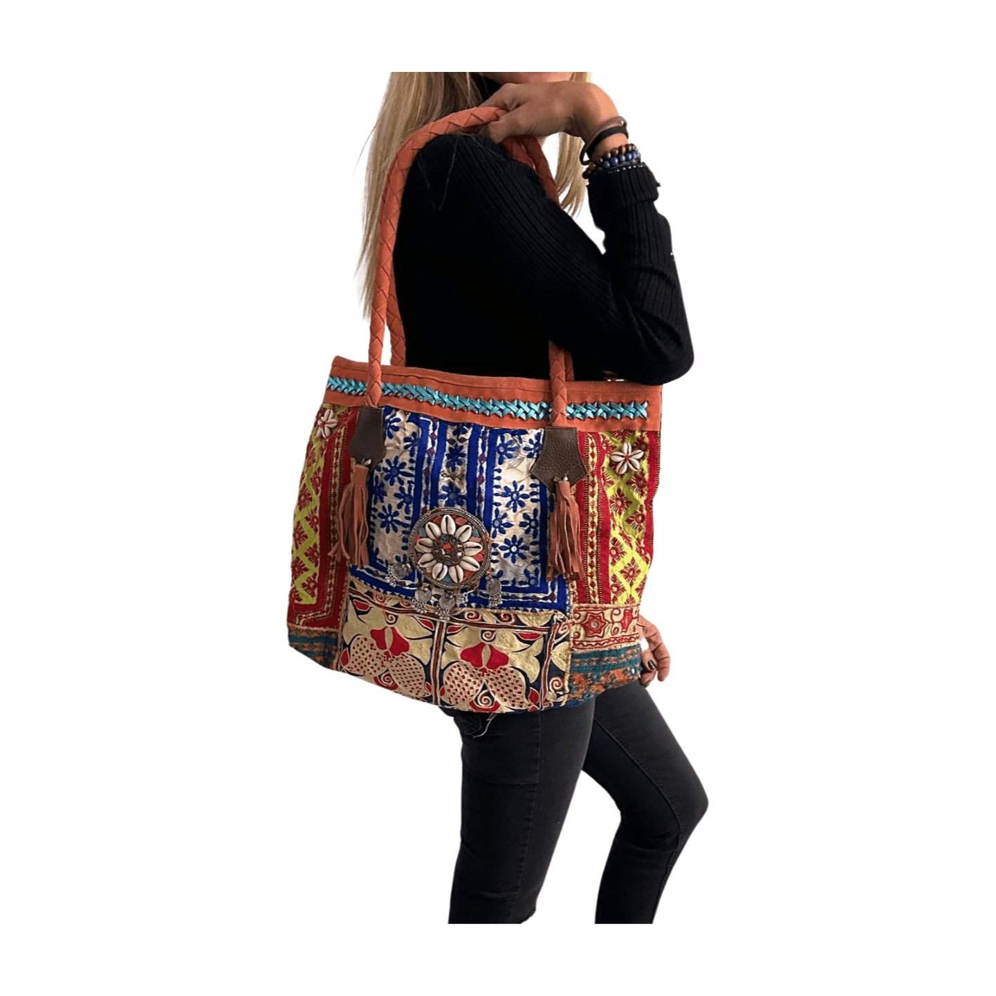 Bolso bohemio de piel con abalorios