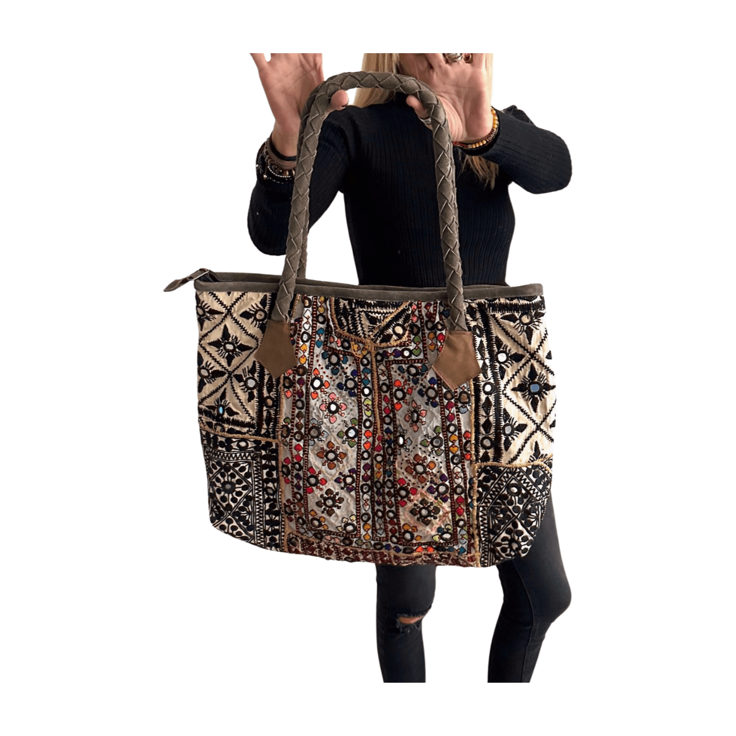 Bolso bohemio de piel con abalorios