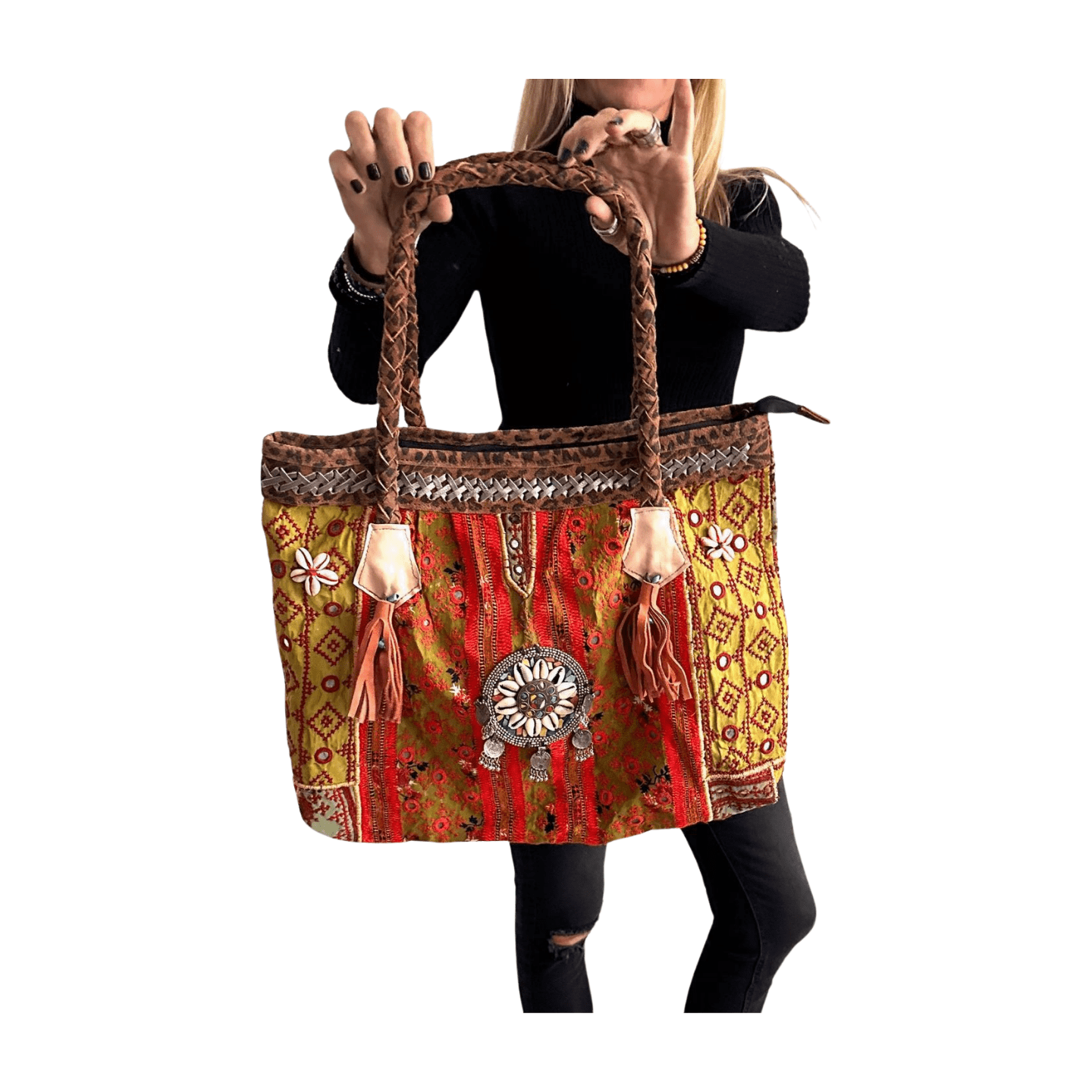 Bolso bohemio de piel con abalorios