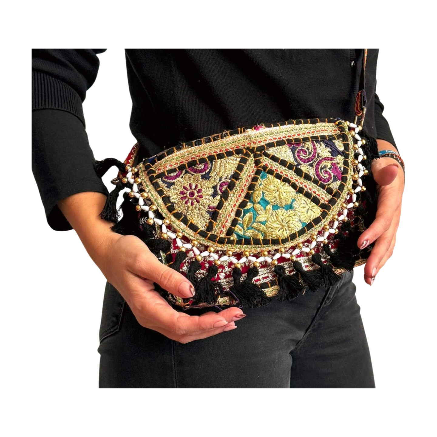 Bolso bohemio bandolera de patchwork con pompones