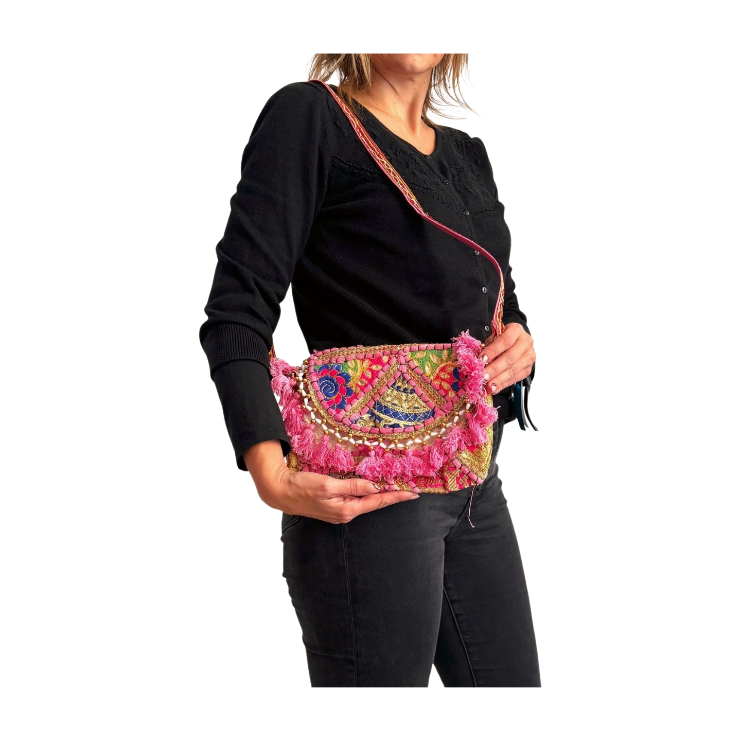 Bolso bohemio bandolera de patchwork con pompones