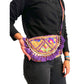 Bolso bohemio bandolera de patchwork con pompones
