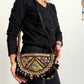 Bolso bohemio bandolera de patchwork con pompones