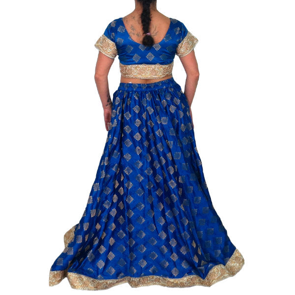 Conjunto Bollywood Lengha choli de seda con mucho vuelo