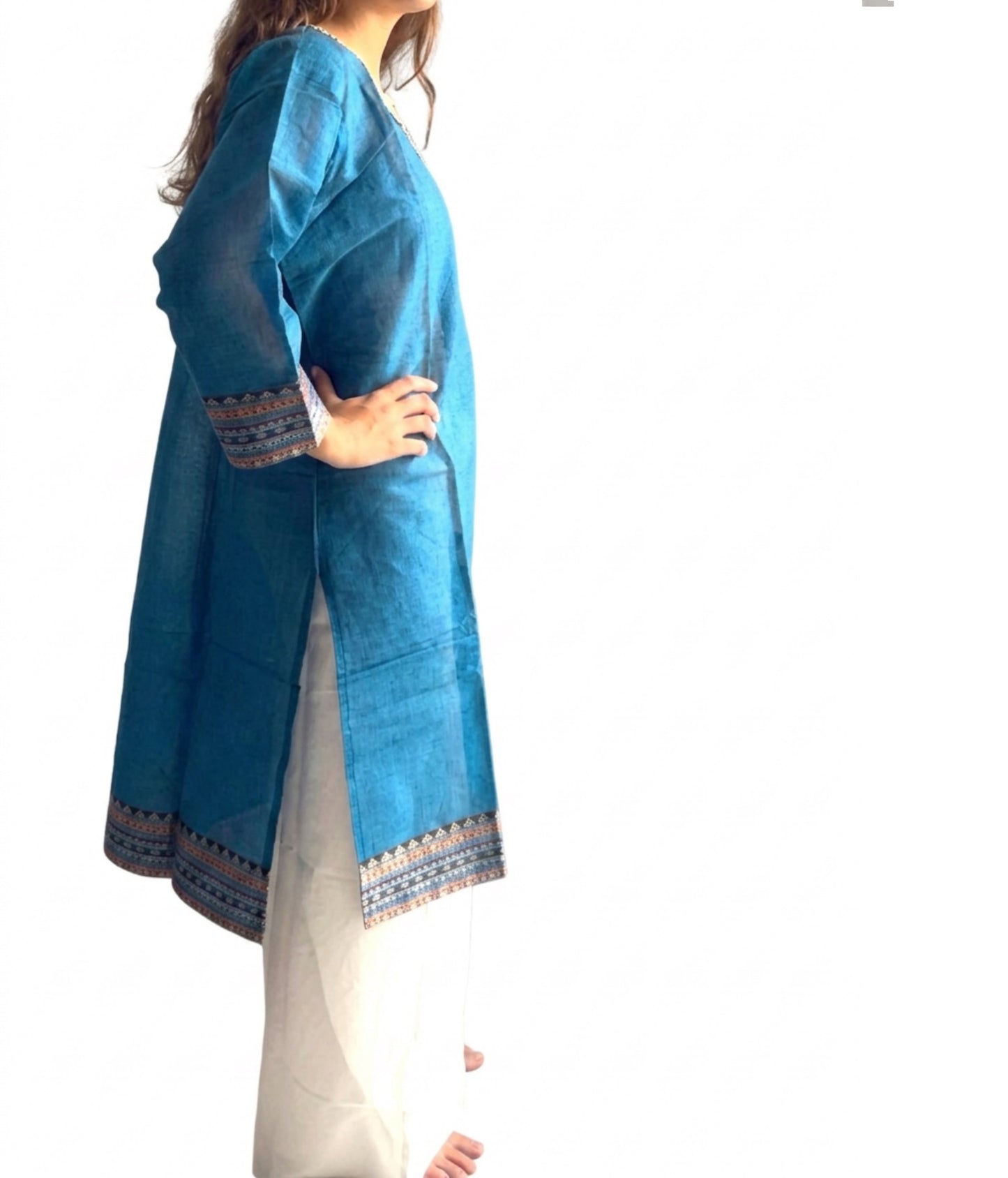 Kurti de South Cotton Azul con Escote Bordado