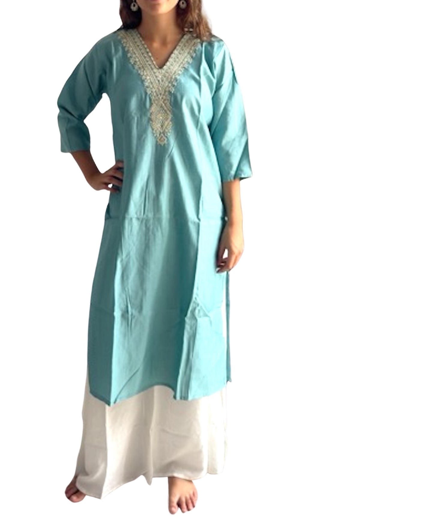 Kurti Aguamarina con Escote Bordado