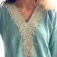 Kurti Aguamarina con Escote Bordado