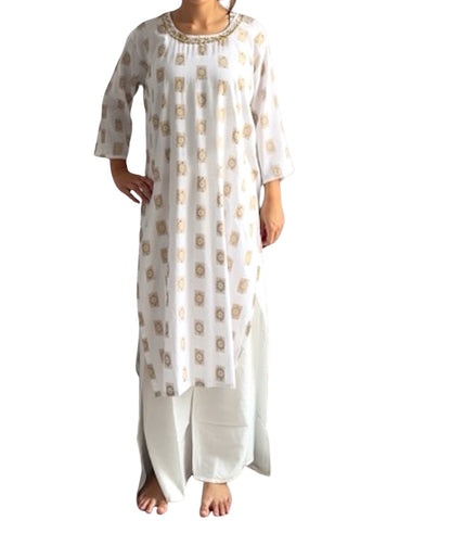 Kurti Blanco con Estampado Dorado