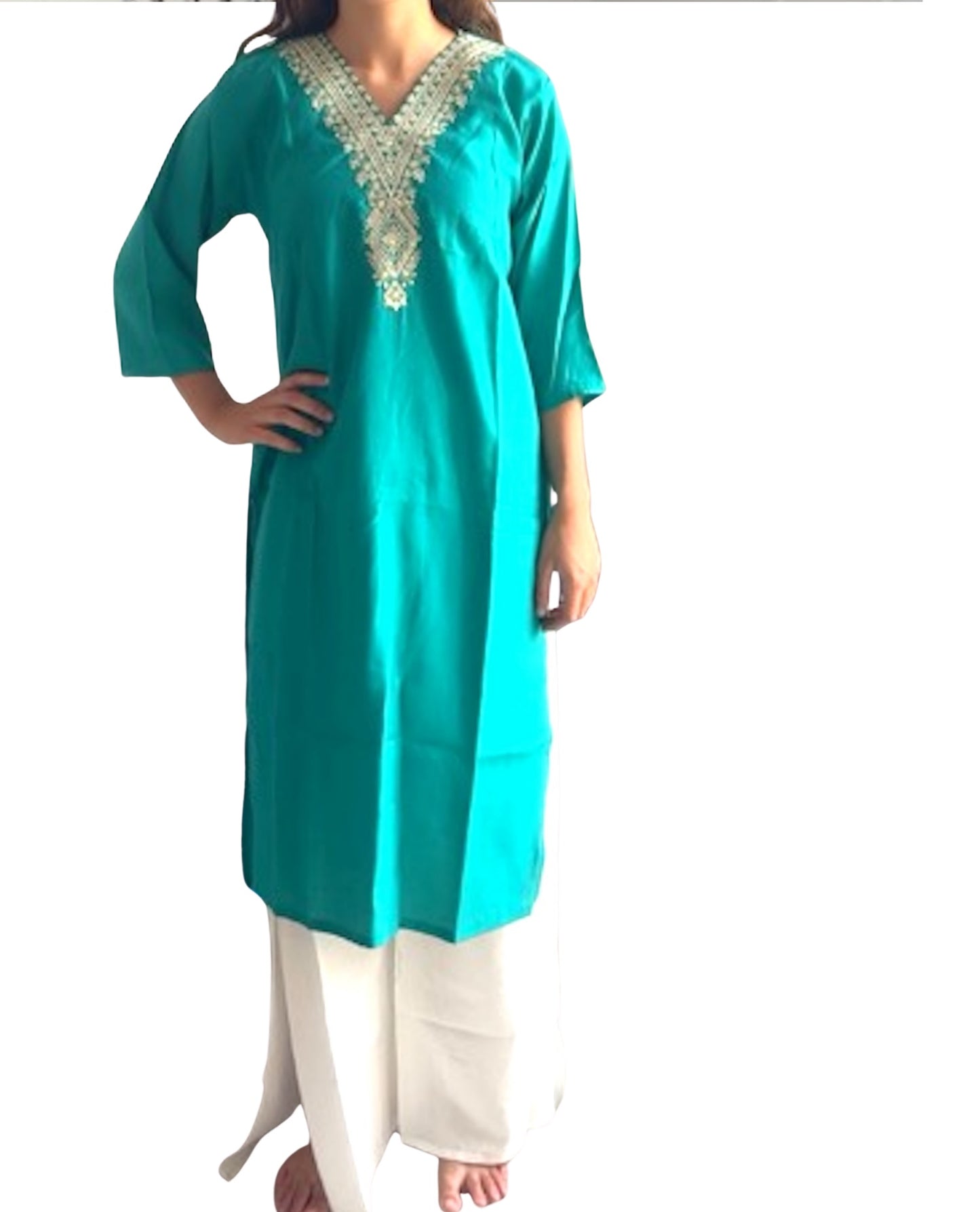 Kurti Verde con Escote Bordado