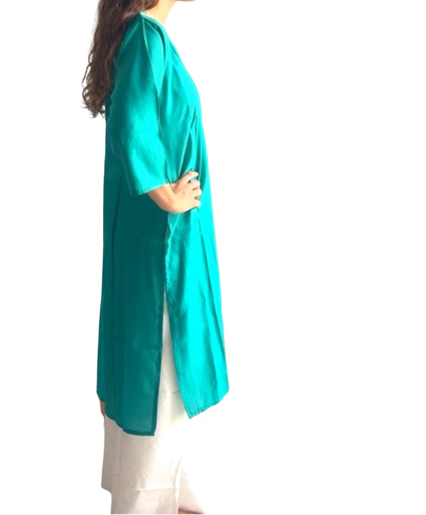 Kurti Verde con Escote Bordado