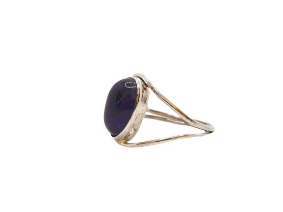 Anillo de plata ovalado con amatista