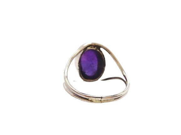 Anillo de plata ovalado con amatista