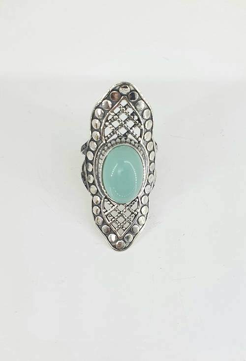 Anillo de plata con calcedonia