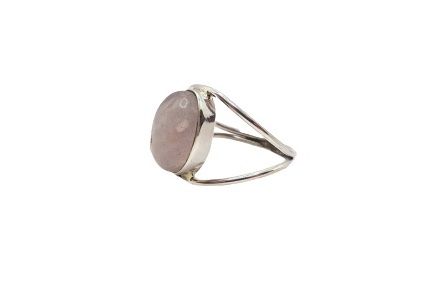 Anillo de plata con cuarzo rosa