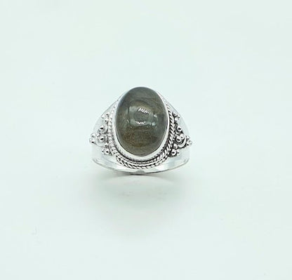 Anillo de plata de la India con labradorita