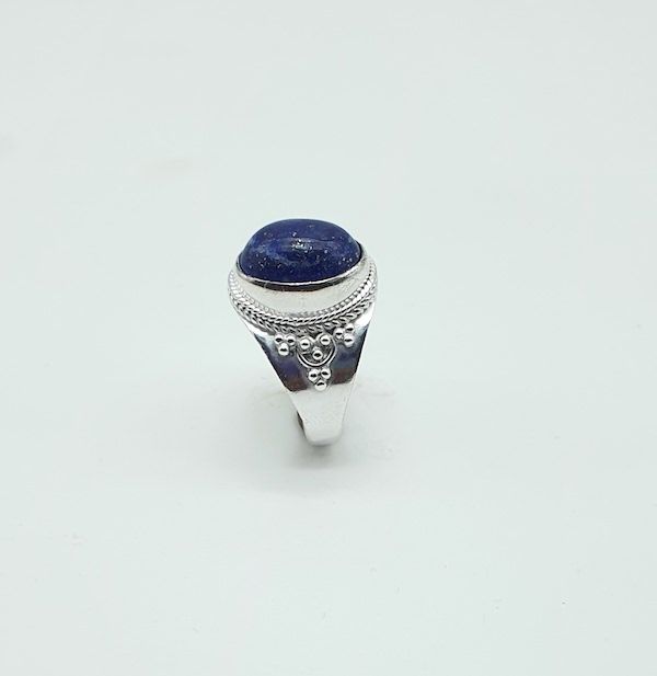 Anillo de plata de la India con lapislazuli