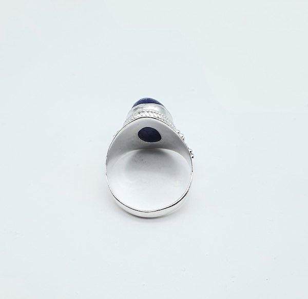 Anillo de plata de la India con lapislazuli