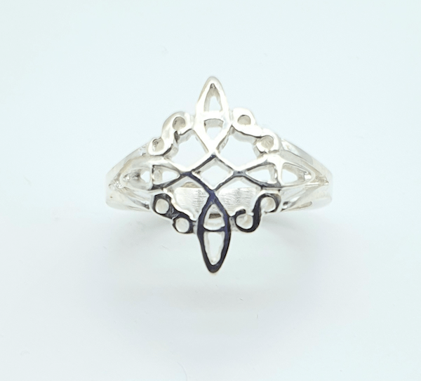 Anillo de plata nudo de bruja