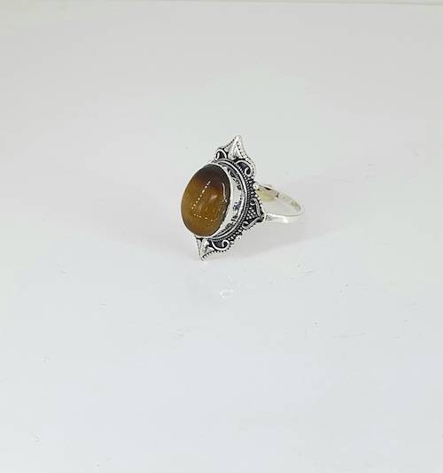 Anillo de Plata de la India con ojo de tigre