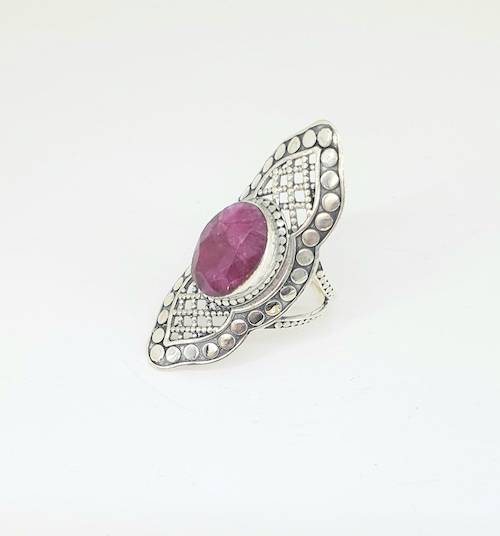 Anillo de plata con rubi de jaipur