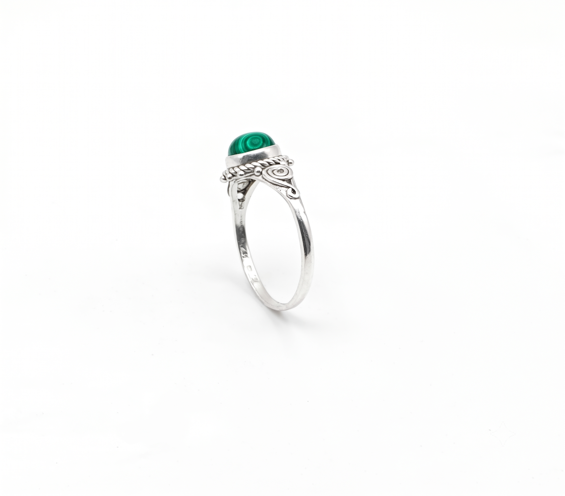 Anillo de Plata de la India con malaquita