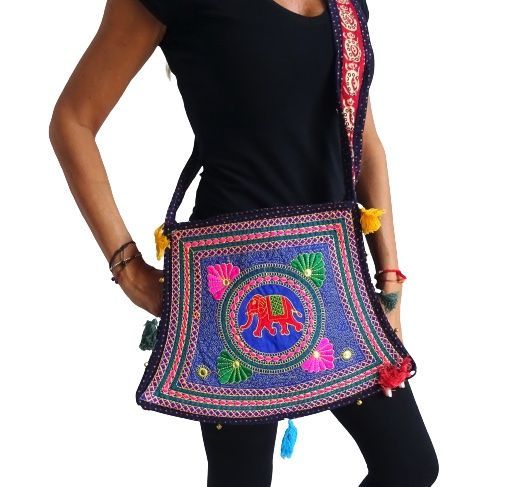 Bolso bandolera boho de India con pompones