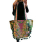 Bolso bohemio verde con pompones