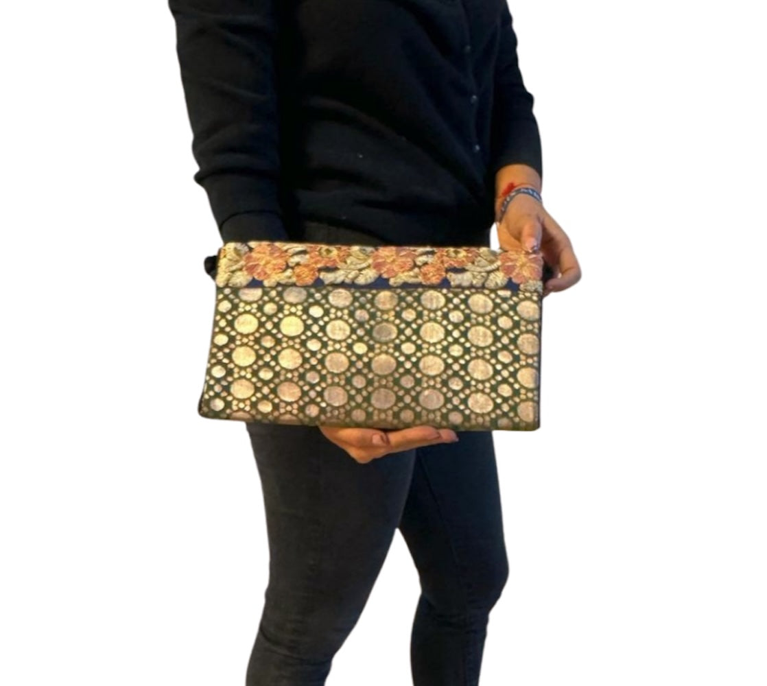 Bolso cartera de fiesta de seda