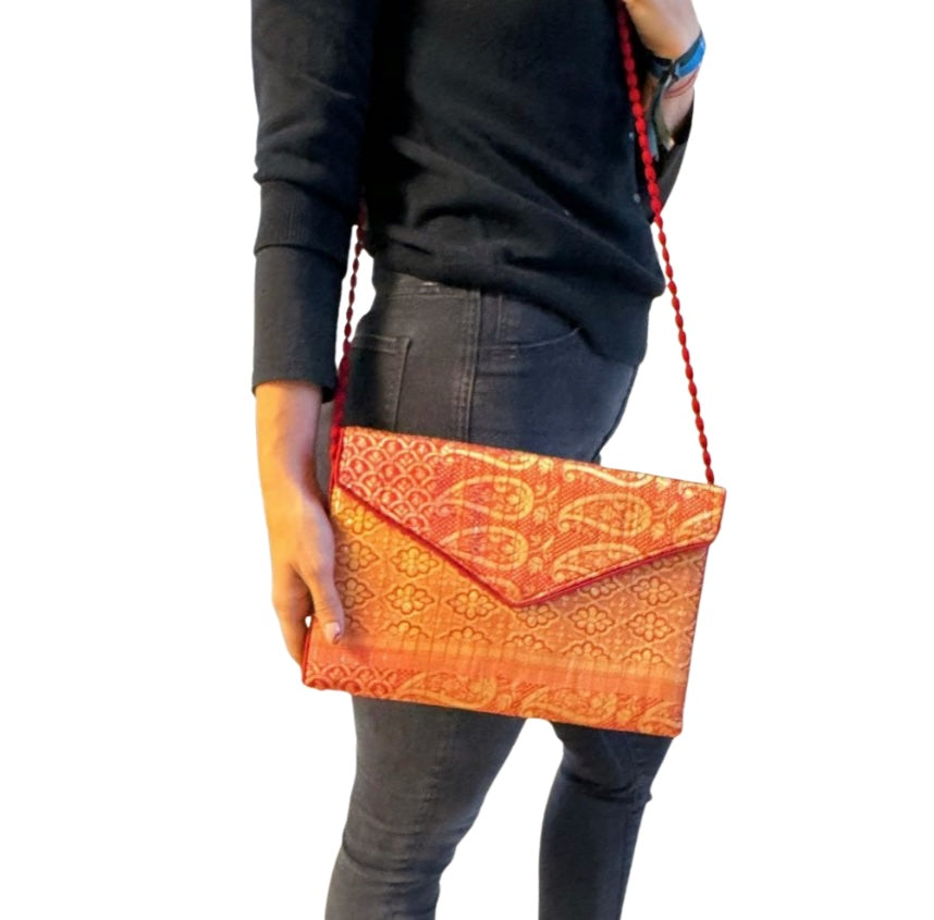 Bolso cartera de fiesta de seda