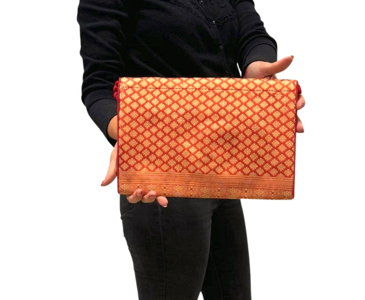 Bolso cartera de fiesta de seda