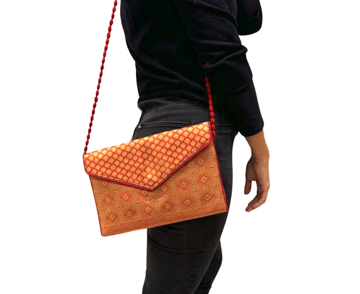 Bolso cartera de fiesta de seda